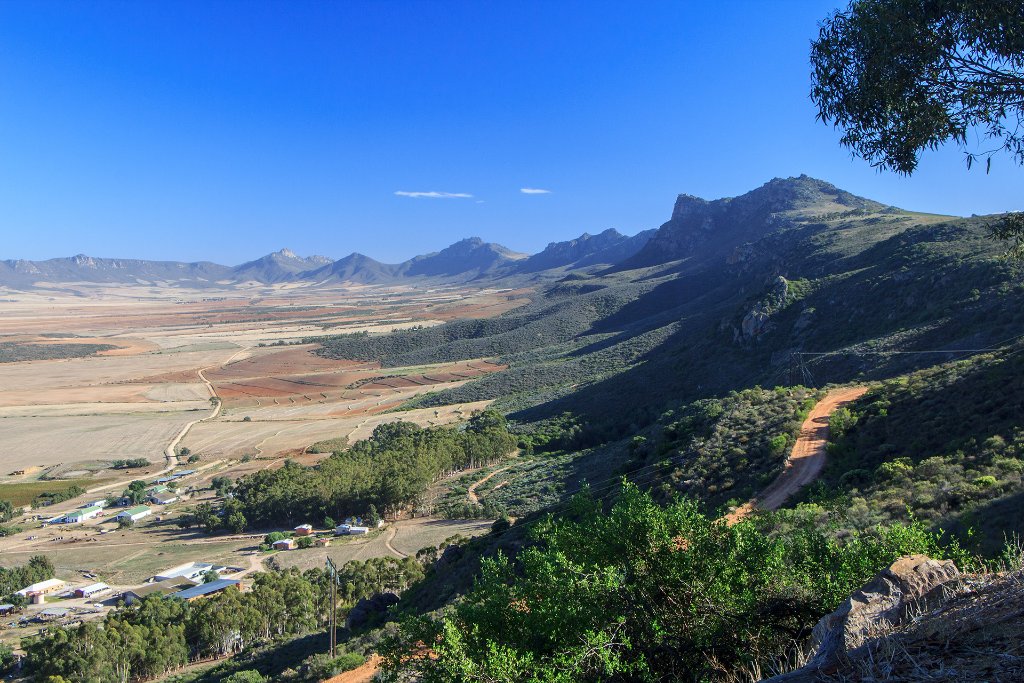 02-Landscape near Citrusdal.jpg - Landscape near Citrusdal